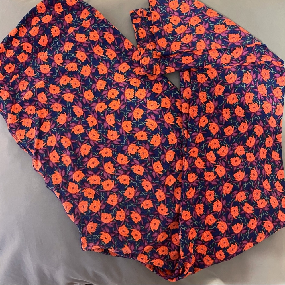 Lularoe TC leggings soft coral peach lotus floral print